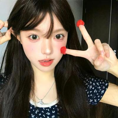 背后的她,眼前的我